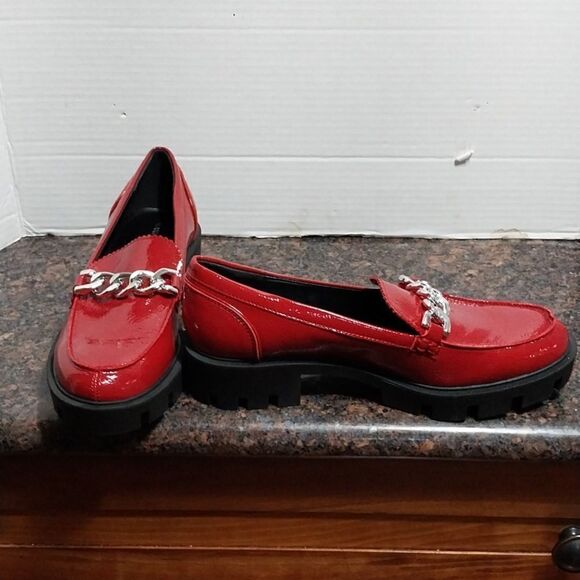 Marc Fisher Chain Loafer...Size 8.5...NEW - Picture 1 of 6